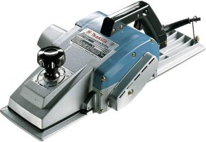 rabot de charpente Makita 1806B